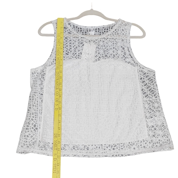 RVCA NWT Lion Eyes White Tank Top from Buckle Size Large Lightweight Beachy - Picture 14 of 16